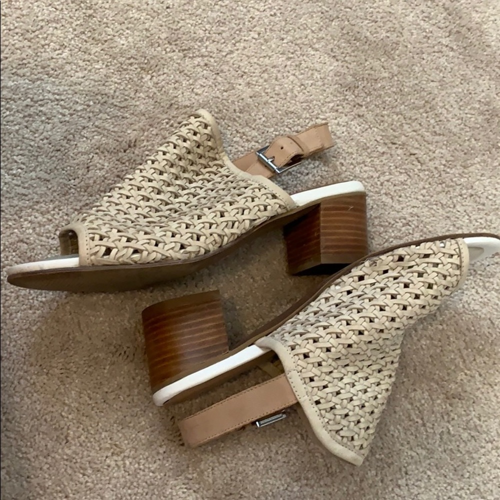 Woven buckle peep toe block heel